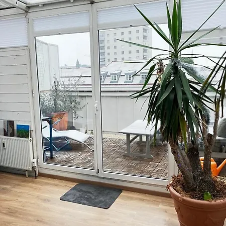 Center Apartment *